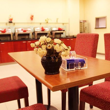 Hanting Express Jinzhou Luoyang Road Central Avenue Εξωτερικό φωτογραφία
